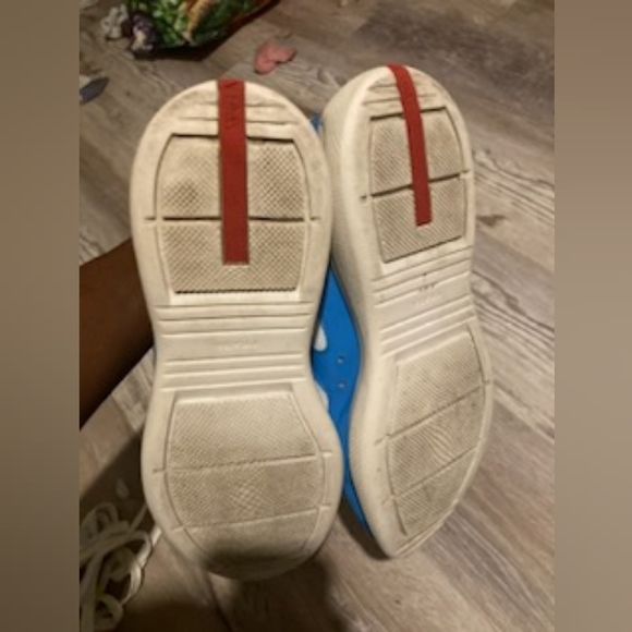 Pradas - Picture 3 of 3